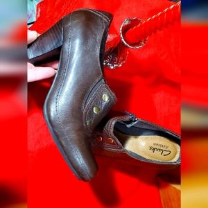 Women s Clarks Artisan Materiaux tige de cuir Brown Leather Shoes 7 M.